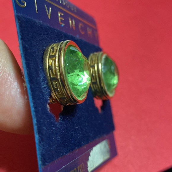 🖤Vtg💕GIVENCHY green stone clip earrings - Picture 3 of 17